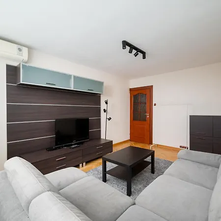 Apartment Metro Wierzbno Homely By Bookinghost *